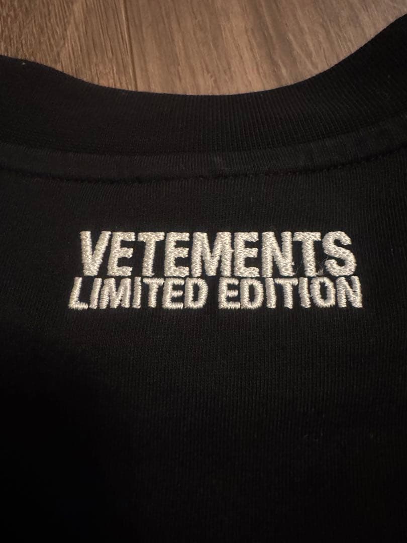 【超美品】VETEMENTS ワールドツアー Tシャツ メンズ　ブラックXS