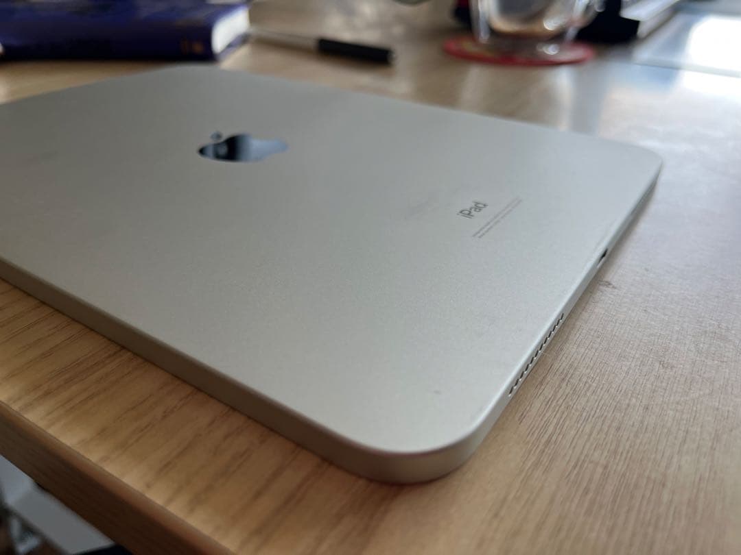 Apple iPad 10.9 インチ (10th Gen) (64GB)