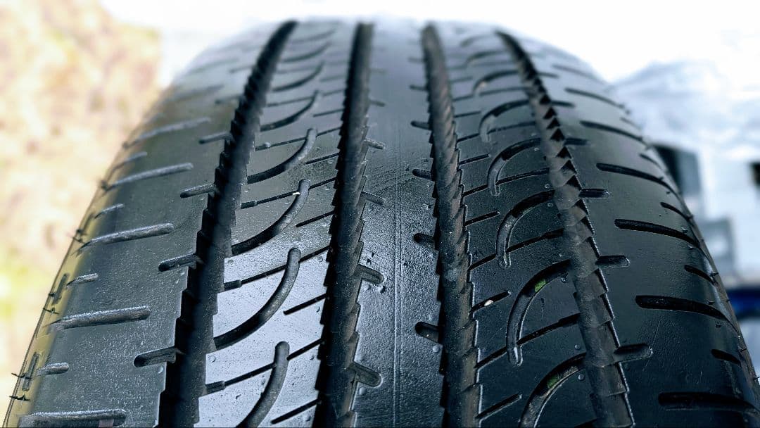 デリカD5純正タイヤ4本 GEOLANDAR SUV 225/55R18