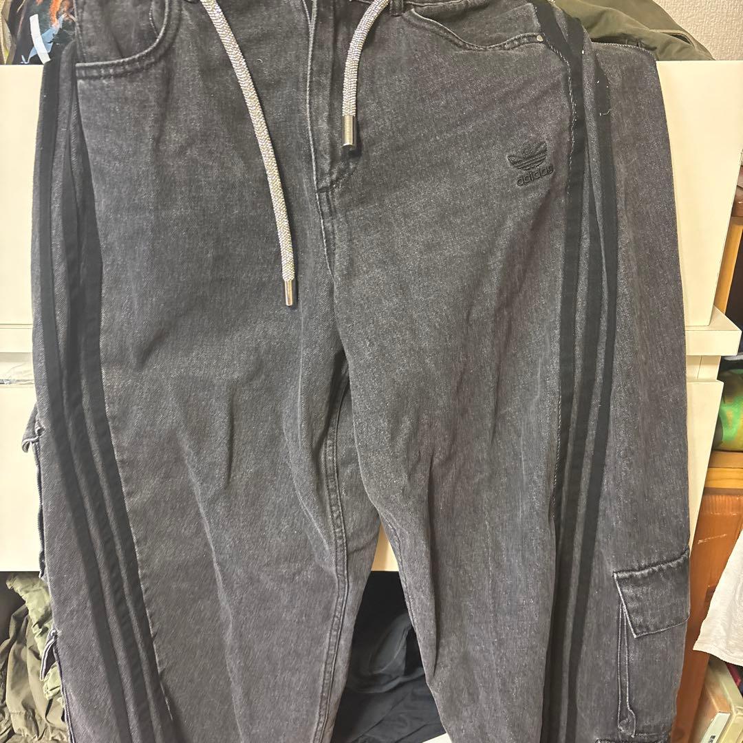 ハ*ル様 adidas ダークグレー カーゴデニム 28