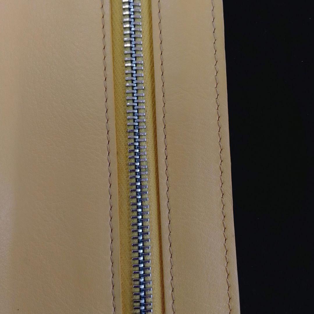 LA63 セリーヌ 極美品 ラージストラップウォレット 二つ折長財布 保存袋付き