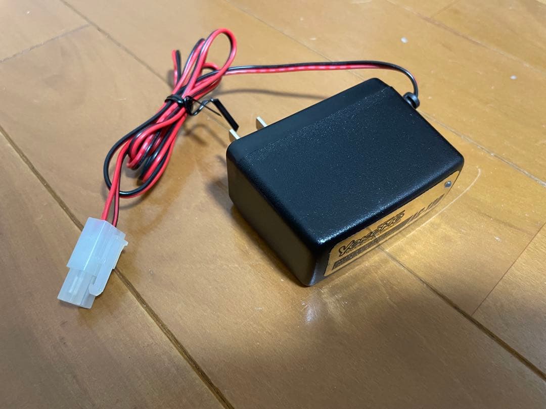 ハナ【美品】ヨコモ ニッカドバッテリー 1400S 4本 急速充電器セット