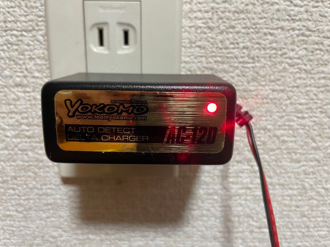 ハナ【美品】ヨコモ ニッカドバッテリー 1400S 4本 急速充電器セット